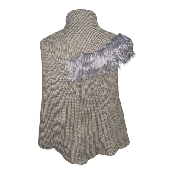 Kontessa Light Brown Taupe
Poncho Chic Italian Knitwear - Picture 3 of 5